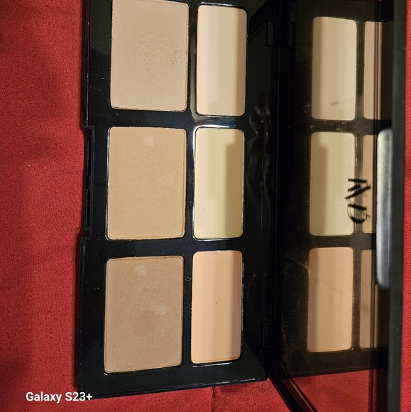 KDV contouring palette never been used. - Picture 3 of 5